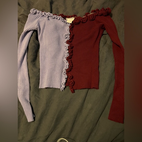 Charlie Off the shoulder knitwear in purple and burgundy - Picture 2 of 3